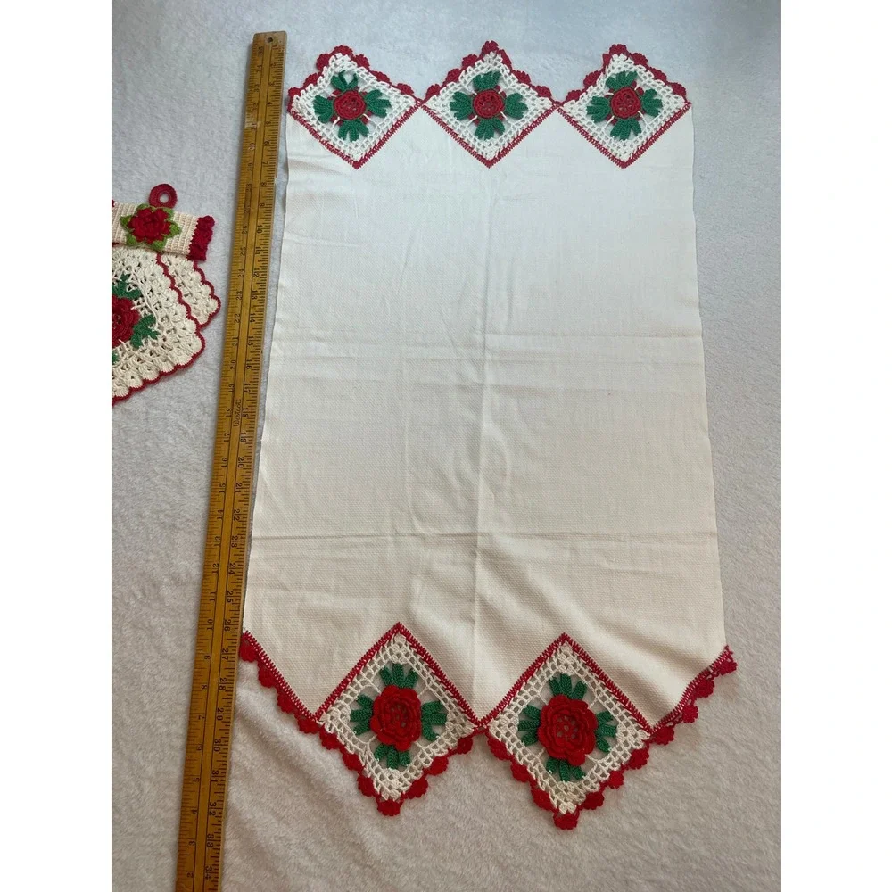 Handmade Crochet Kitchen Set Red Rose Floral Table Runner Potholders 4pc Vintage